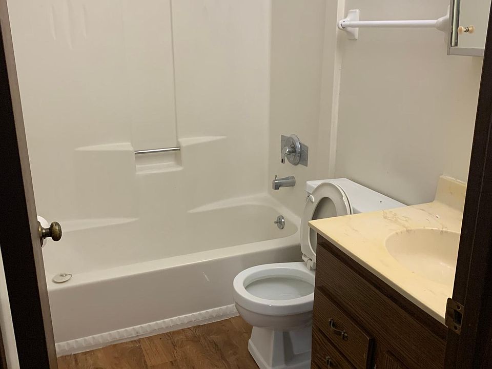 2nd image of 4334 Kennedy Dr APT 104