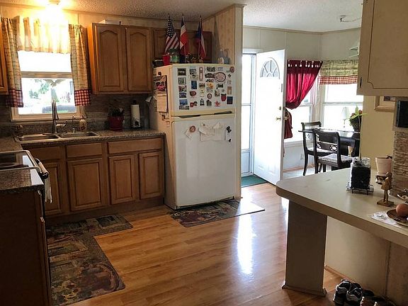 4th image of 165 Winterdale Dr