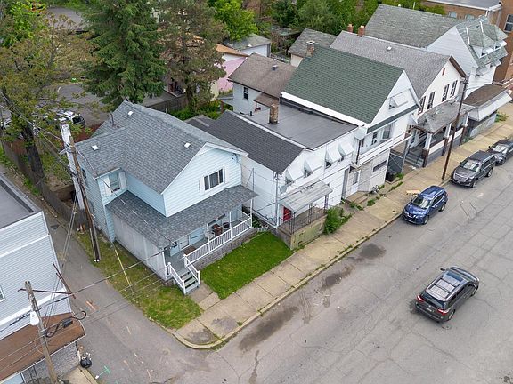 2nd image of 1020 Jackson St