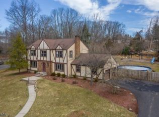 20 Victoria Dr, Annandale, NJ 08801