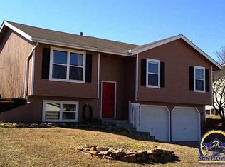 330 E Park Dr, Auburn, KS 66402
