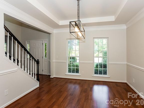 3rd image of 6804 Sweetfield Dr
