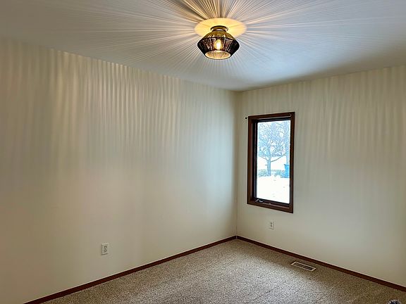 4th image of 297 W 23rd St