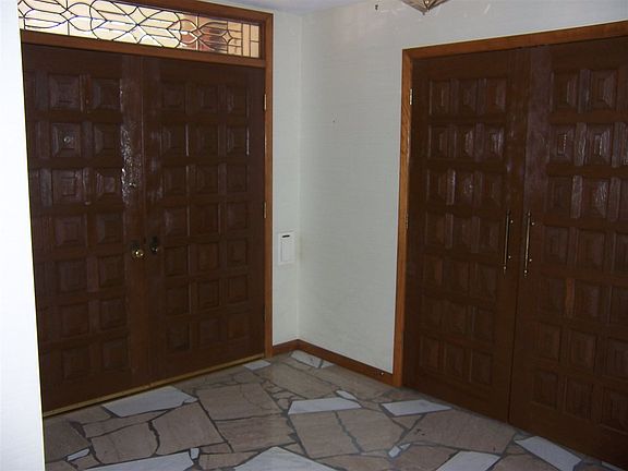 2nd image of 512 Clover St