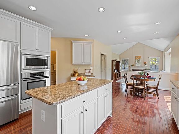 4th image of 8333 Autumnwood Way