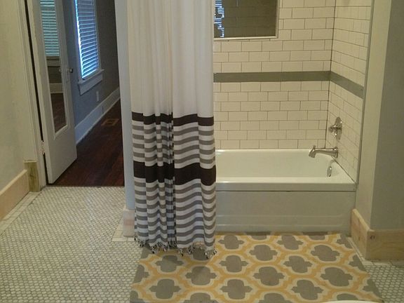 Bathroom Shower/Toilet