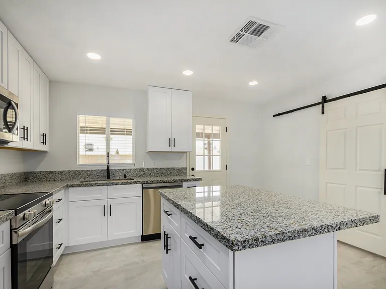 2731 E Michigan Ave — Photo 6