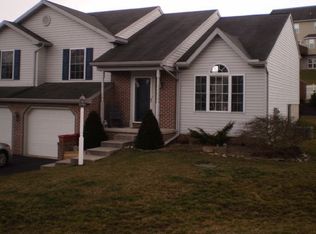 121 Meadowview Dr, Gap, PA 17527