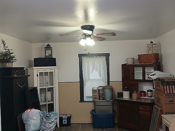 5th image of 419 Yale St