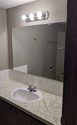 3rd image of 4611 48th Ave