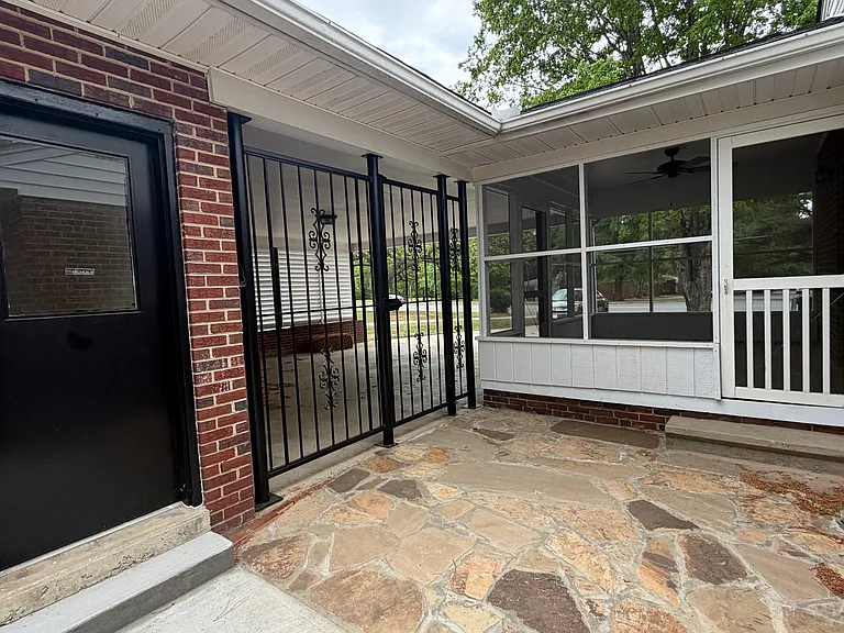 512 E Parker St — Photo 20