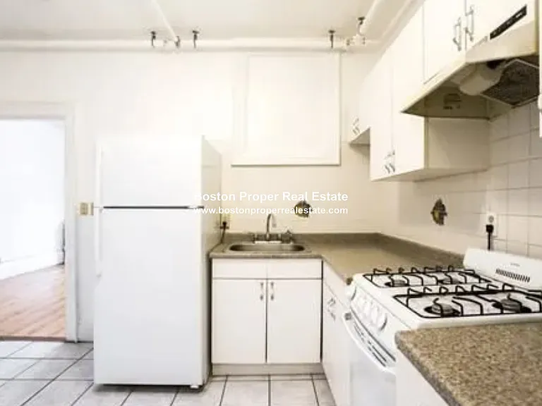 109 Dartmouth St #4 — Photo 4