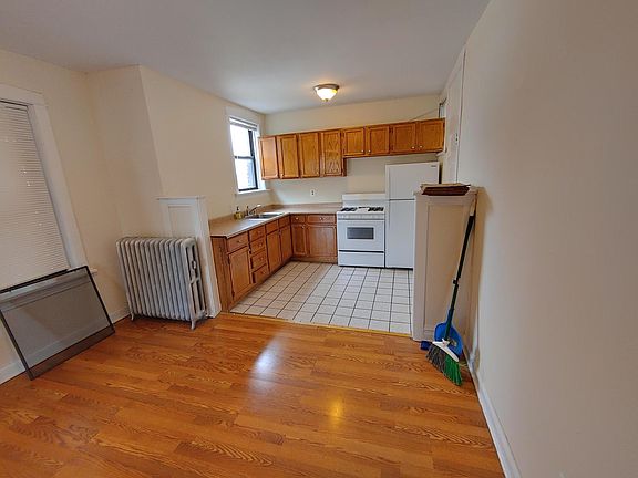 4th image of 2537 W Sunnyside Ave APT 3