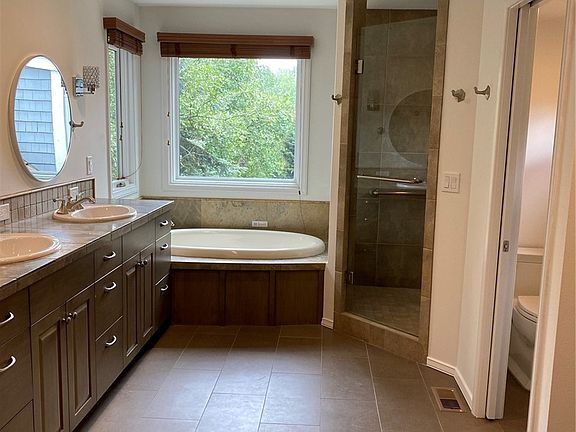 5th image of 3829 95th Ave NE