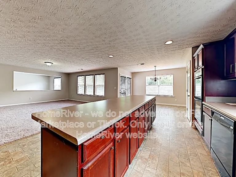 2613 Waterdale Rd SW — Photo 8