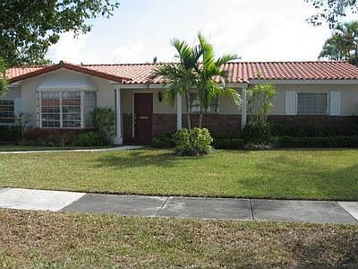 2nd image of 1725 SW 102nd Ct