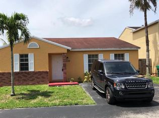 8232 NW 192nd Ter, Hialeah, FL 33015
