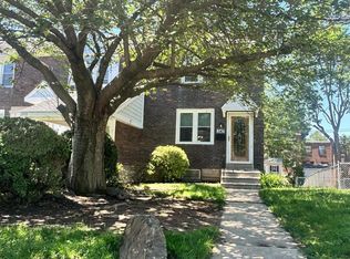 242 Gramercy Dr, Clifton Heights, PA 19018