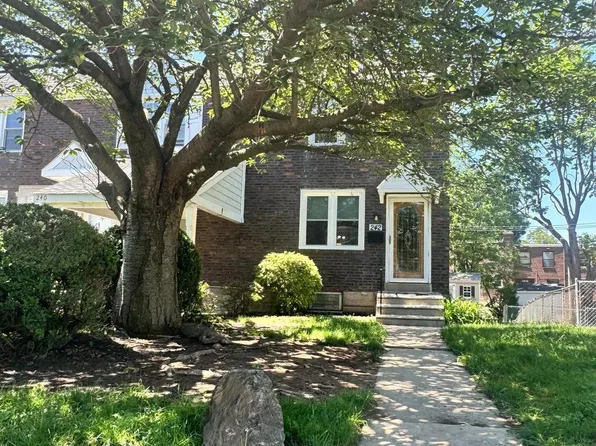 242 Gramercy Dr, Clifton Heights, PA 19018