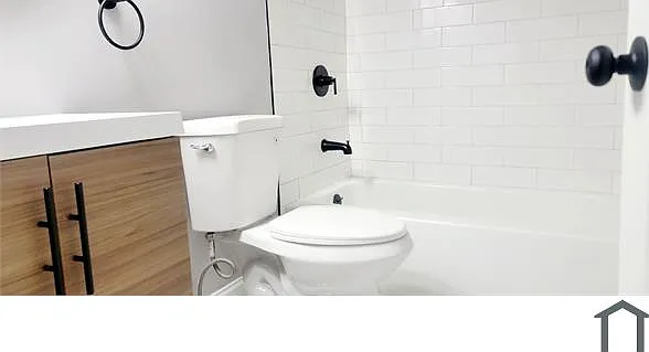 4 Longstream Ct — Photo 3