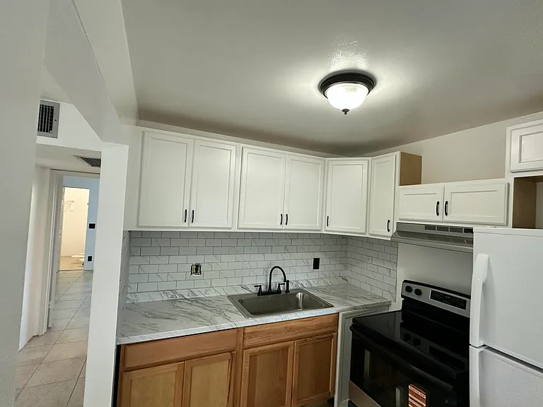 555 Purdy Ln #306 — Photo 8