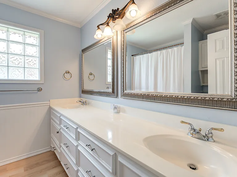 105 N Vale Ave — Photo 29