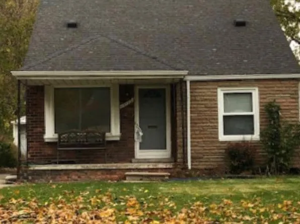 19733 Damman St, Harper Woods, MI 48225