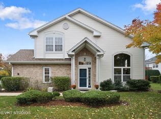 9270 Waverly Ct, Darien, IL 60561
