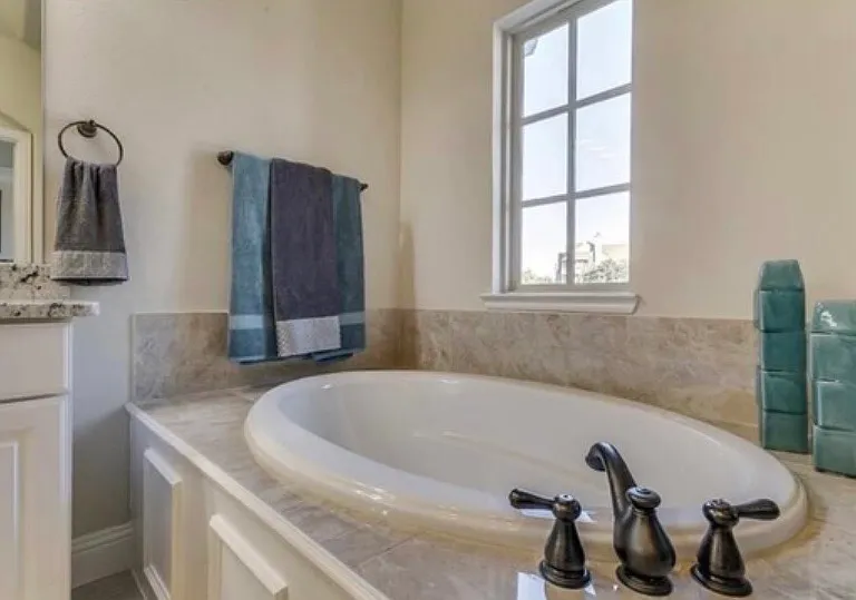 580 Hampshire Dr — Photo 18