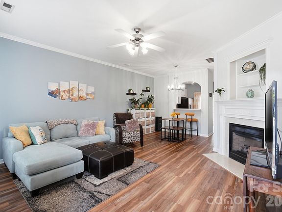2nd image of 963 Copperstone Ln
