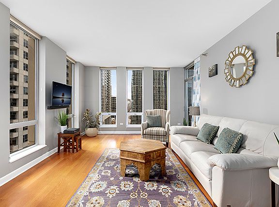 5th image of 1250 S Michigan Ave APT 1202