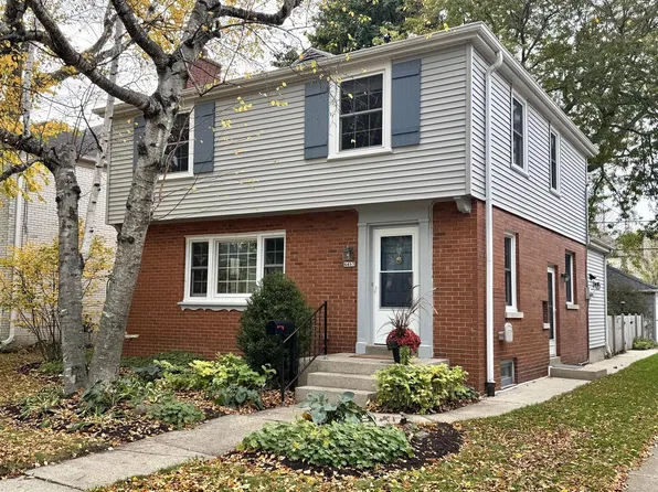 4465 N Woodburn STREET, Shorewood, WI 53211