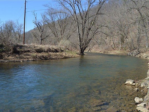 3rd image of 738 N Scenic Dr