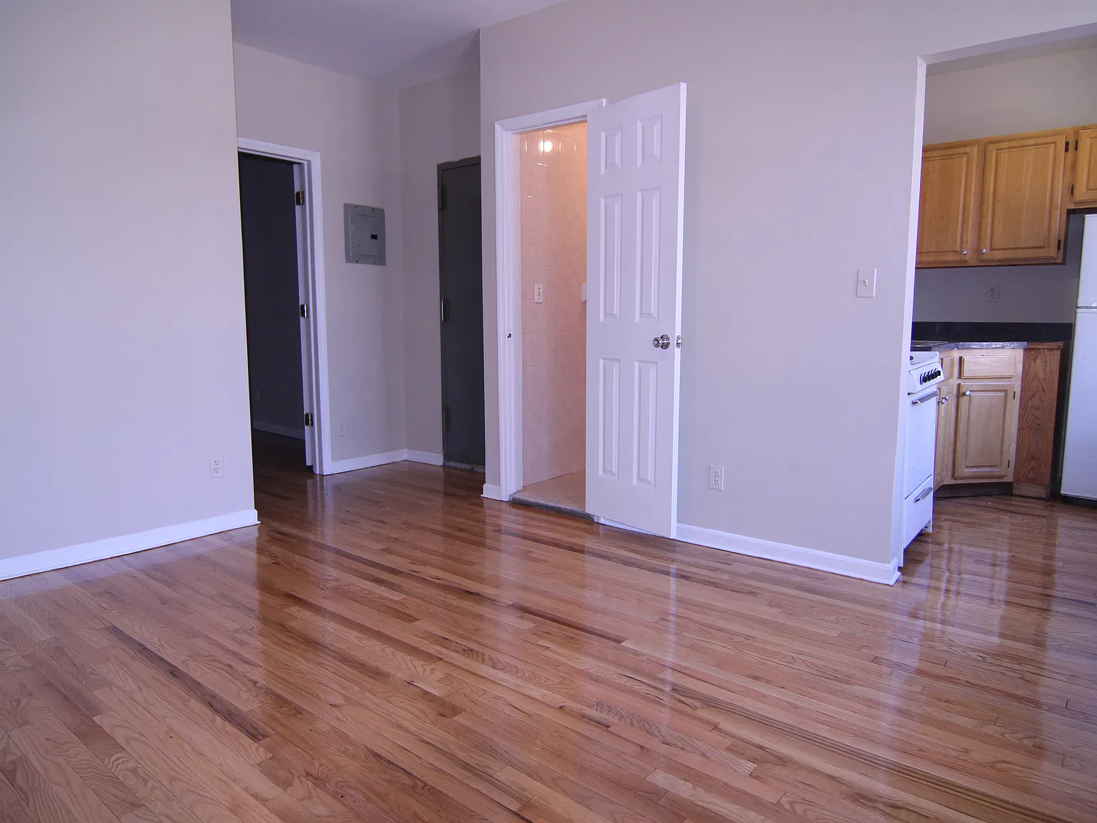 25-67 Steinway Street — Photo 1