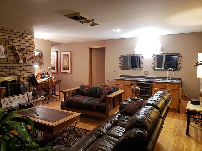 Prairie St — Photo 4
