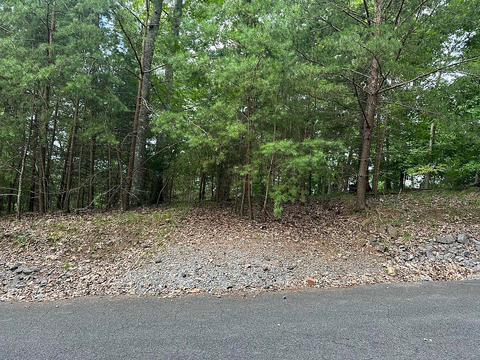 1st image of 607 Lakeview Dr