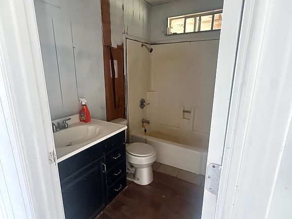 5th image of 1025 BOWEN ST