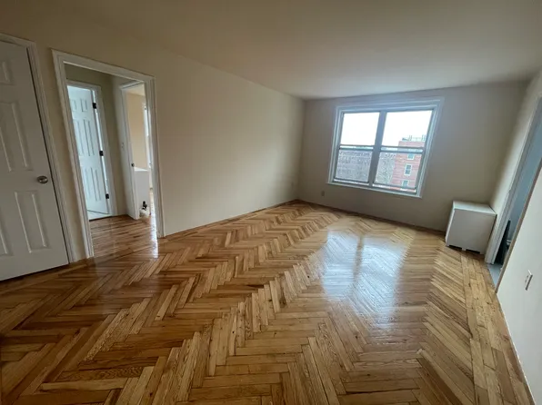 7201 Ridge Boulevard image 1 of 8