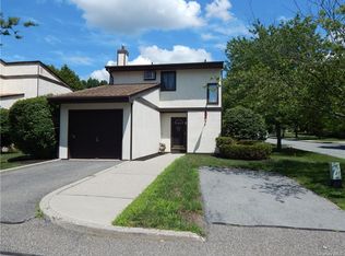 2 Marsham Ct, Middletown, NY 10940