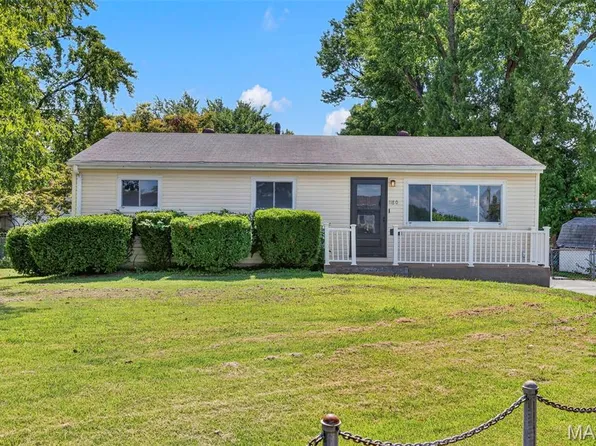 1180 Elder Dr, Florissant, MO 63033