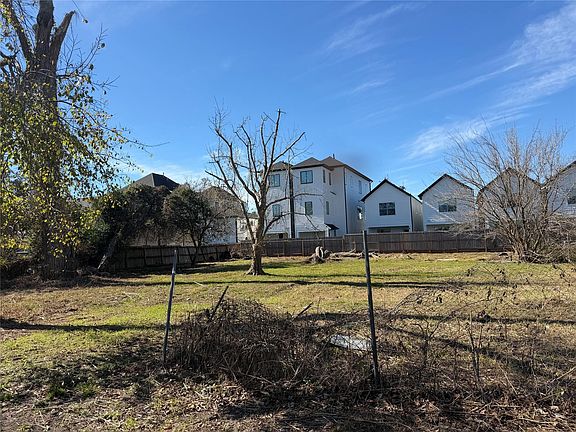 3rd image of 0 Yale St