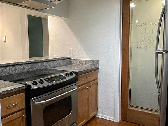 3rd image of 7374 W Lake Sammamish Pkwy NE #202