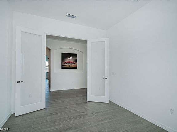 5th image of 25090 Longmeadow Dr