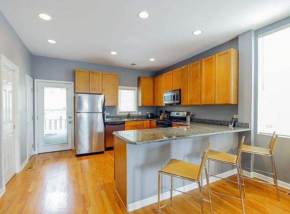 5th image of 4625 N Winthrop Ave