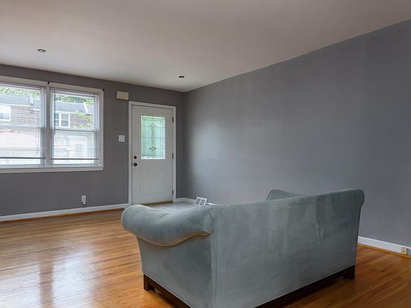 5th image of 7667 Wyndale Ave