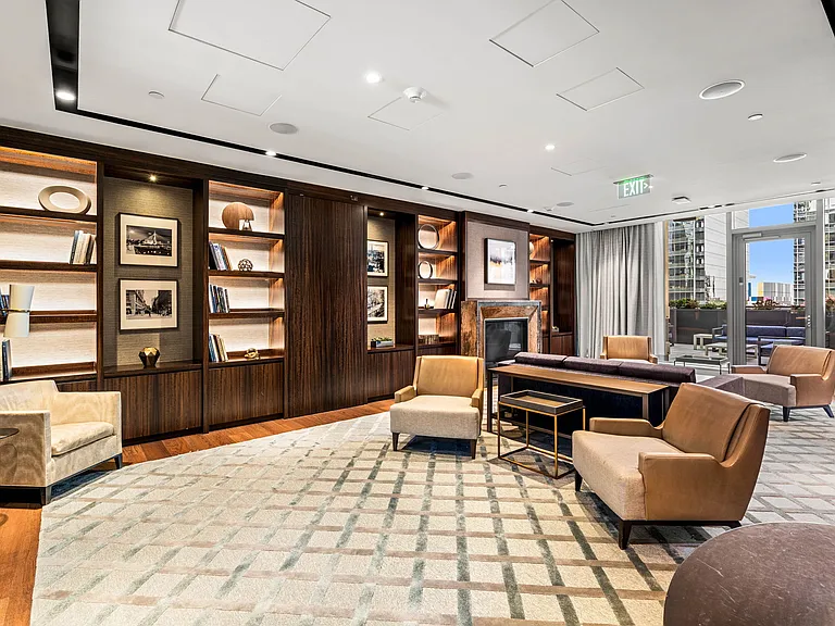 135 Seaport Blvd #705 — Photo 33