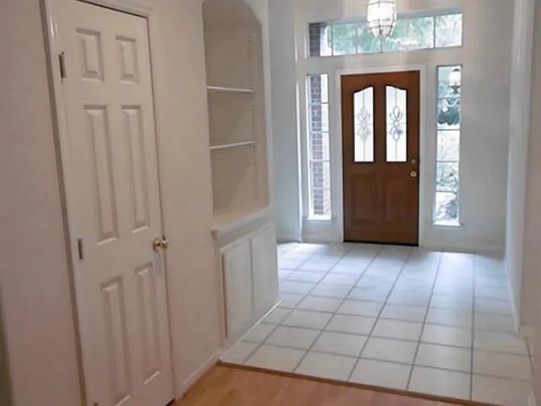 1106 Kerri Ct — Photo 3