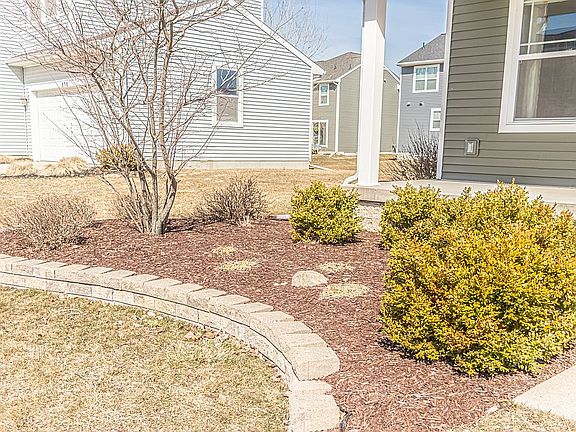 3rd image of 664 Phoebe Ln