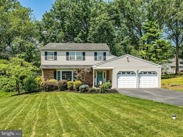 1051 Eaton Ct, Pottstown, PA 19465