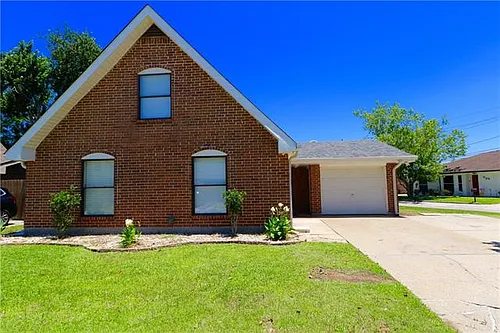 100 Peter Ln Photo 1